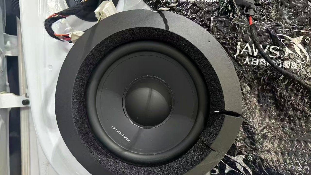 宝马低音系统案例:宝马音响还得是宝华韦健的,宝马x5音响升级相关的湛江汽车音响改装实拍封面