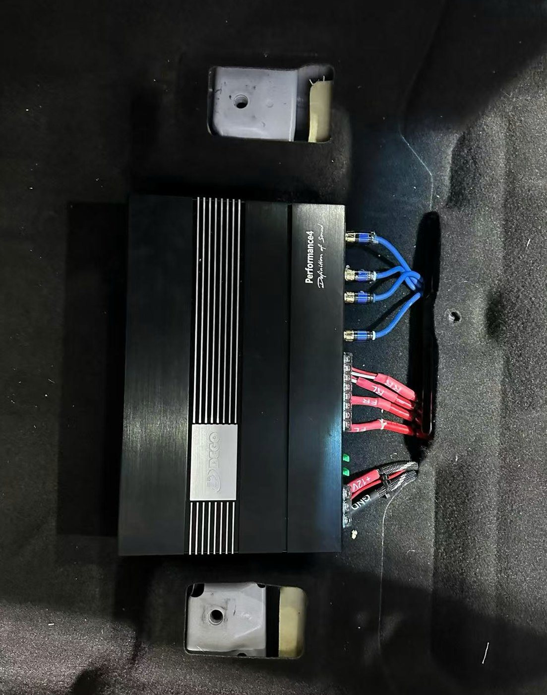 汽车音响升级门板和器材客户同类素材